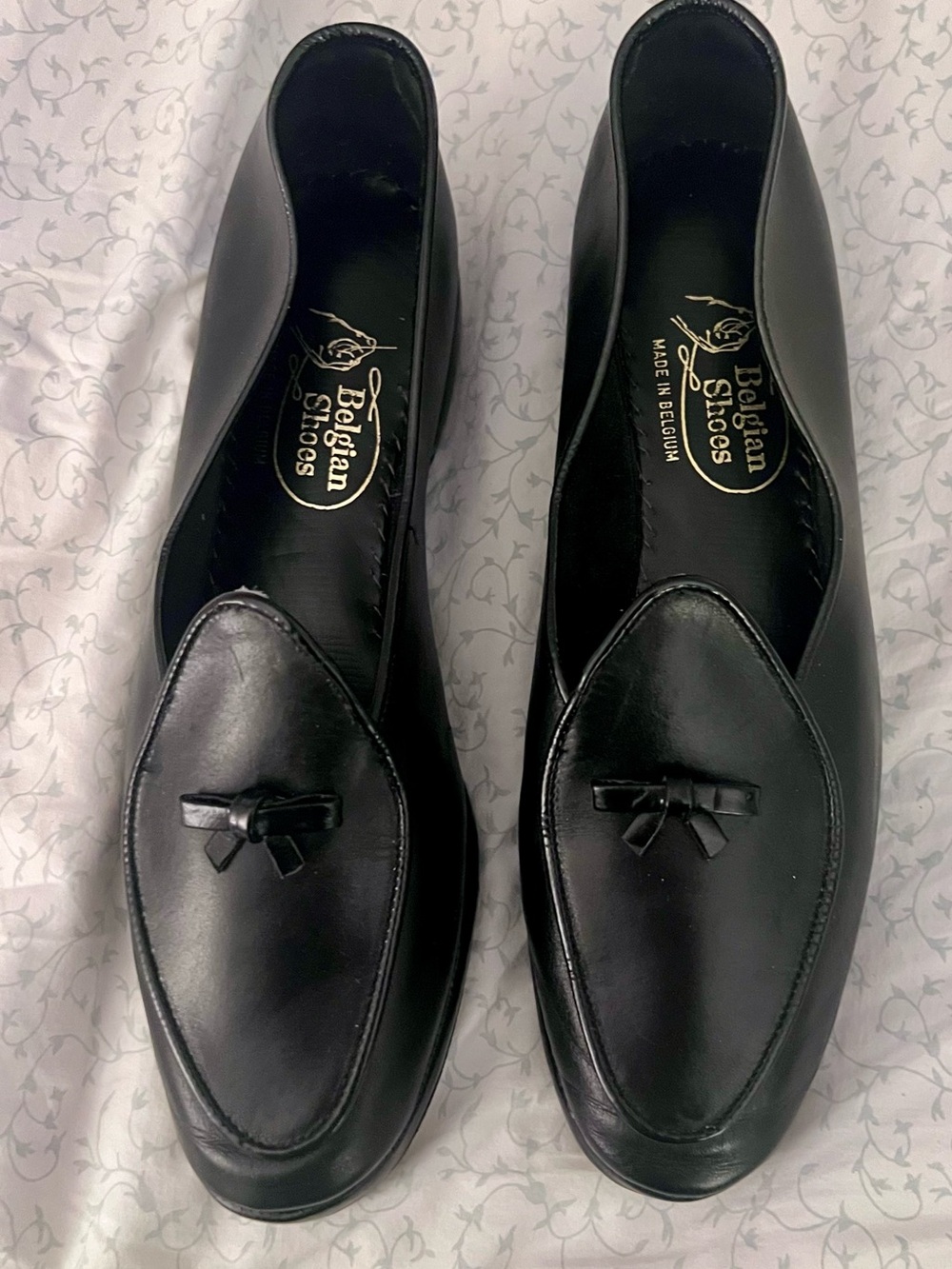 Black leather Belgian Shoes Loafers Midinette 6.5